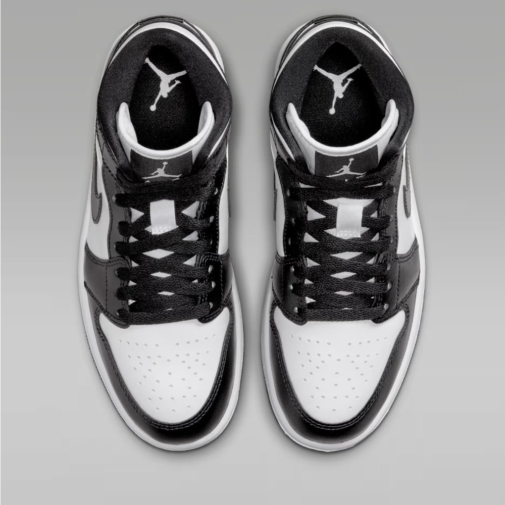 Nike Black and White Athletic Shoes